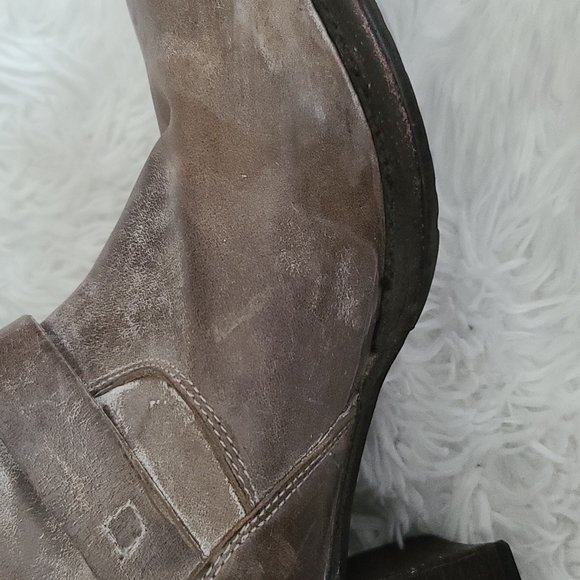 Frye | size 9 | distressed engineer boot with heel - Picture 10 of 14